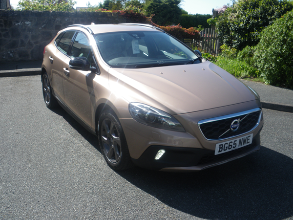View V40 D2 2.0ltr Diesel Cross Country Automatic